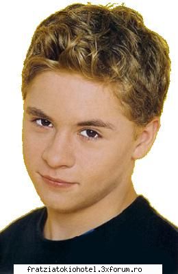 ia o poza frumusik q gustav ;) pozici q tobosarul