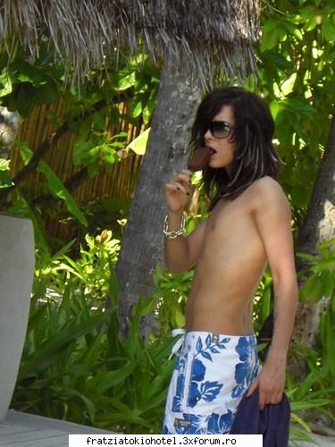 ji o pozik sexy.....k toate pozele lui d altfel :d  :d  :nebun: poze bill