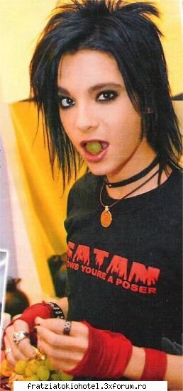 poze bill - Aici mananca struguri....Vreau si eu la el - Bill Kaulitz